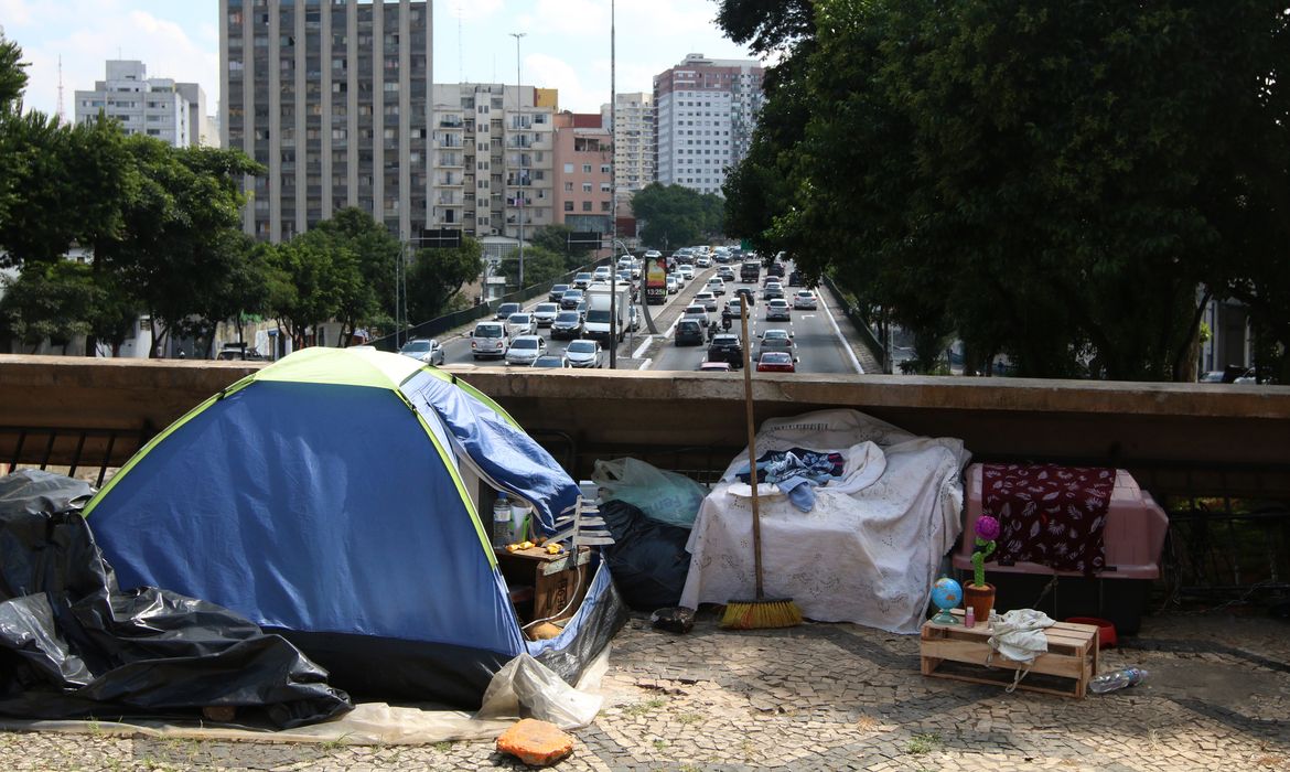 Renda dos 10% mais ricos é 13,4 vezes maior que dos 40% mais pobres