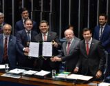 Tá valendo! Com a presença de Lula, Congresso promulga fim da 6×1 e encerra luta histórica do povo brasileiro