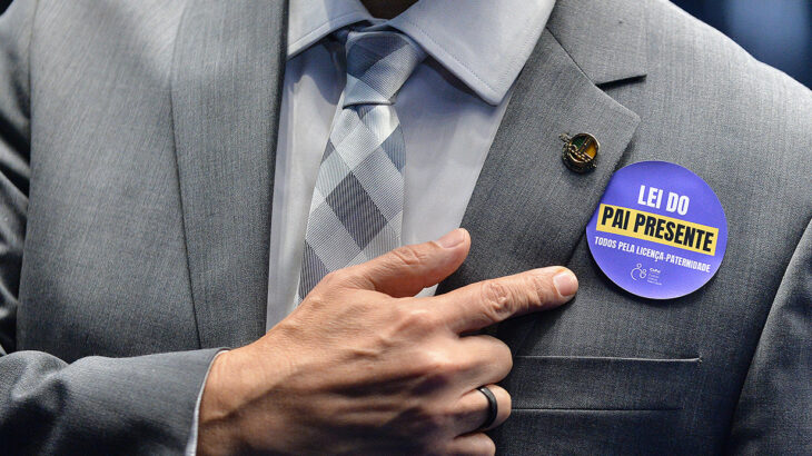 Regulamentação da licença-paternidade com salário integral vai a sanção