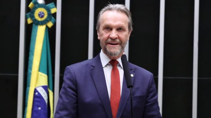 Líder do PT desmascara farsa do PL e afirma que partido bolsonarista sempre foi contra o fim da jornada 6×1