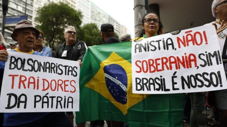Anistia para Bolsonaro e aliados desrespeita Constituição e abre precedentes perigosos