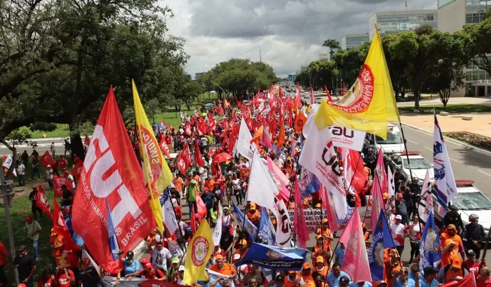 Com PEC do fim da 6×1 emperrada no Senado, movimentos sociais marcam novas manifestações para terça-feira (30)