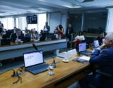 Senadores discutem ritmo de tramitação da PEC do fim da escala 6×1