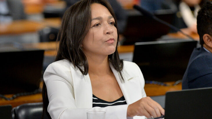 Decreto do governo Lula coloca plataformas digitais sob responsabilidade na proteção de mulheres; senadoras celebram avanço