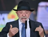 Lula consolida vantagem sobre Flávio Bolsonaro, mas enfrenta desafio com jovens e classe média, diz cientista político