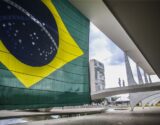 PT e governo reagem às tarifas dos EUA e defendem a soberania brasileira