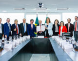 Lula põe fim à ‘taxa das blusinhas’ e garante compras de até US$ 50 sem imposto de importação