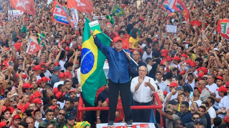 MAIOR POLÍTICO DA HISTÓRIA BRASILEIRA, LULA VAI GOVERNAR O PAÍS PELA QUARTA VEZ 